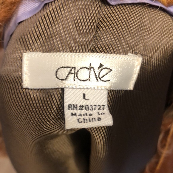 Gorgeous Cache 100% lamb leather jacket. The inside is polyester and lamb fur. - Picture 9 of 9